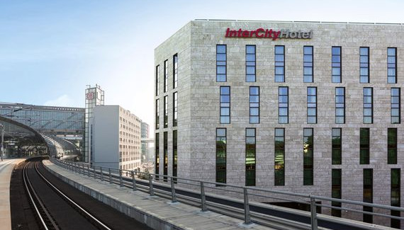 Eingang InterCity Hotel Berlin Hauptbahnhof