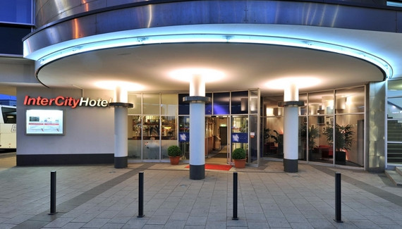 Eingang InterCity Hotel Kiel