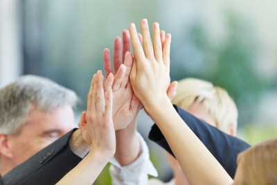 In Präsenz und im Onlineformat  - Deutscher Mittelstand setzt bei der Mitarbeiterentwicklung auf unsere bewährten Inhouse-Schulungen