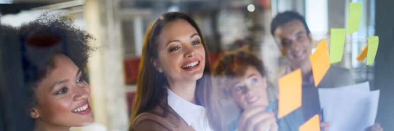 Telefontrainer/ Telefontrainerinnen bei Kompakttraining